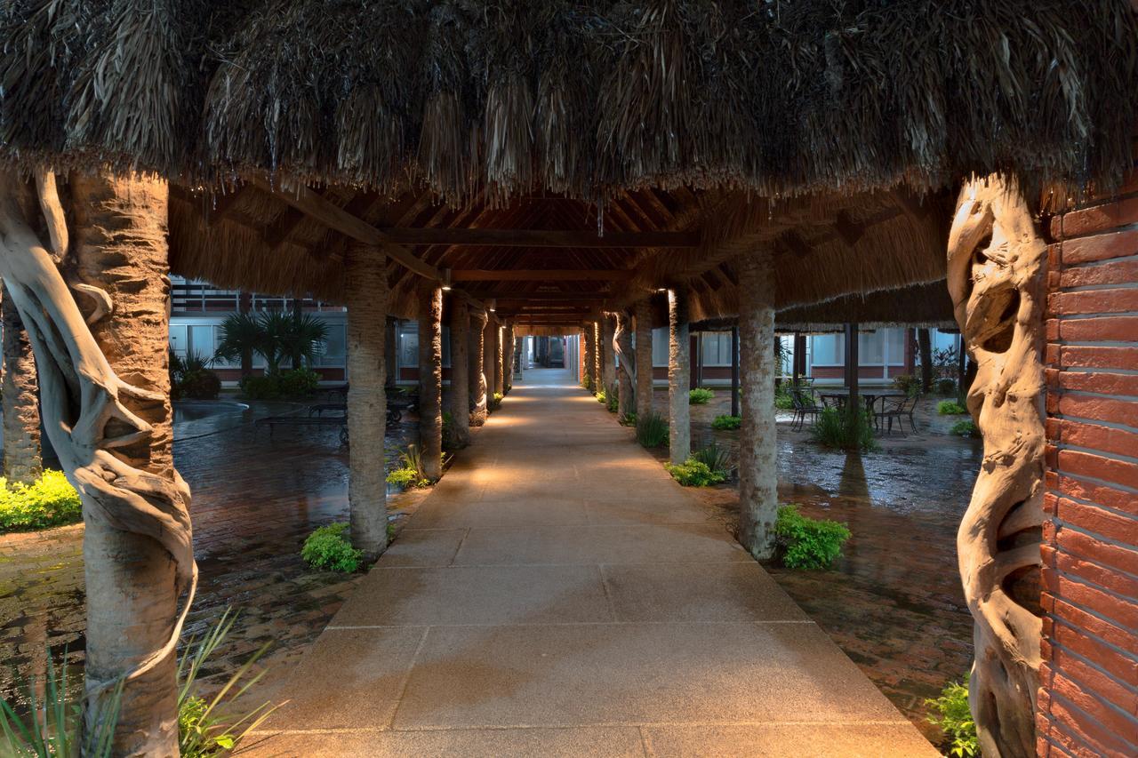 Hotel Plaza Palmas Tuxpan  Bagian luar foto
