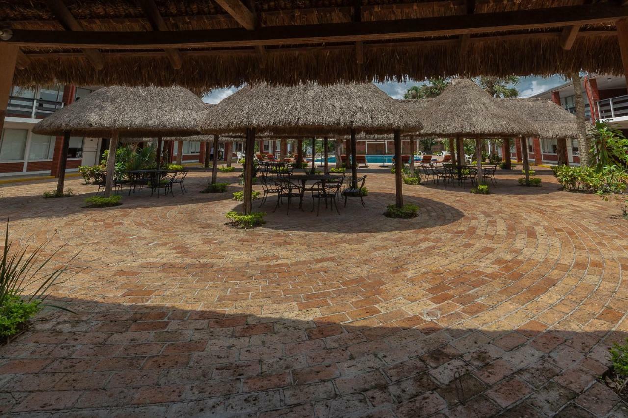 Hotel Plaza Palmas Tuxpan  Bagian luar foto